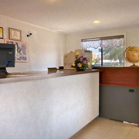 Super 8 By Wyndham Bishop Exterior foto